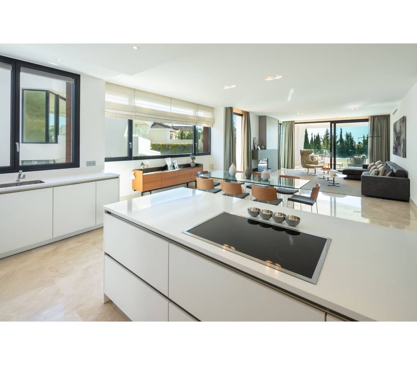 3 sypialnia Apartament na sprzedaż w Marbella z basenem garażem - 2 995 000 € (Ref: 10002364)