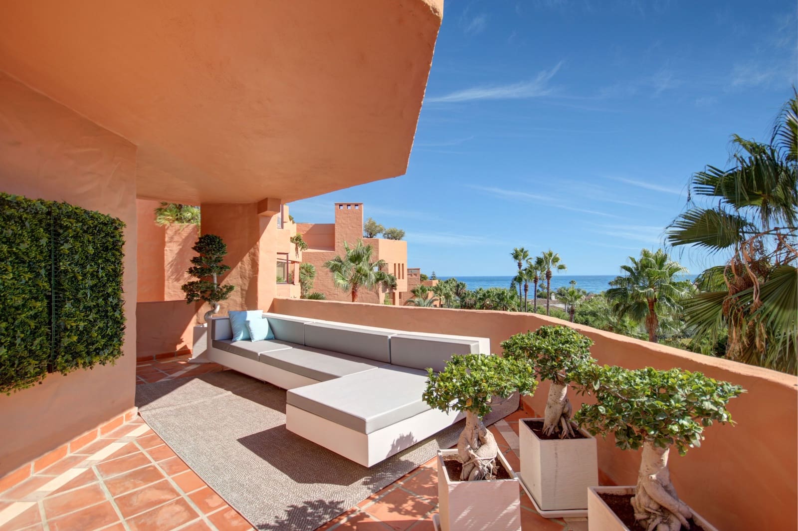 2 soverom Leilighet til salgs i Marbella med svømmebasseng garasje - € 895 000 (Ref: 10002366)