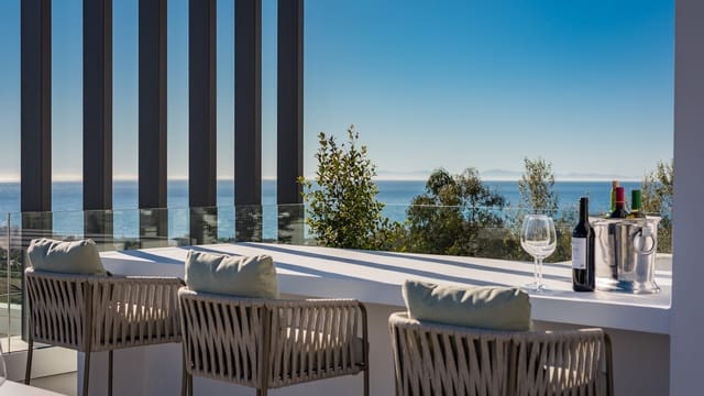 3 soverom Villa til salgs i Marbella med svømmebasseng garasje - € 1 950 000 (Ref: 10002368)