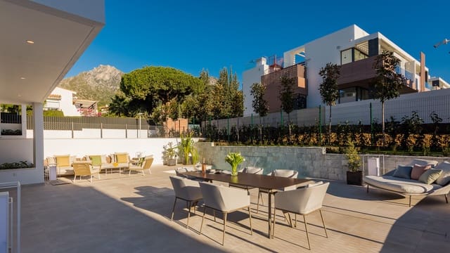 3 soverom Villa til salgs i Marbella med svømmebasseng garasje - € 1 950 000 (Ref: 10002368)