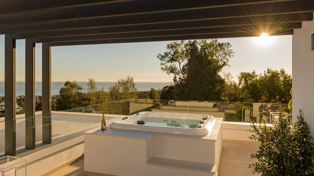 3 soverom Villa til salgs i Marbella med svømmebasseng garasje - € 1 950 000 (Ref: 10002368)