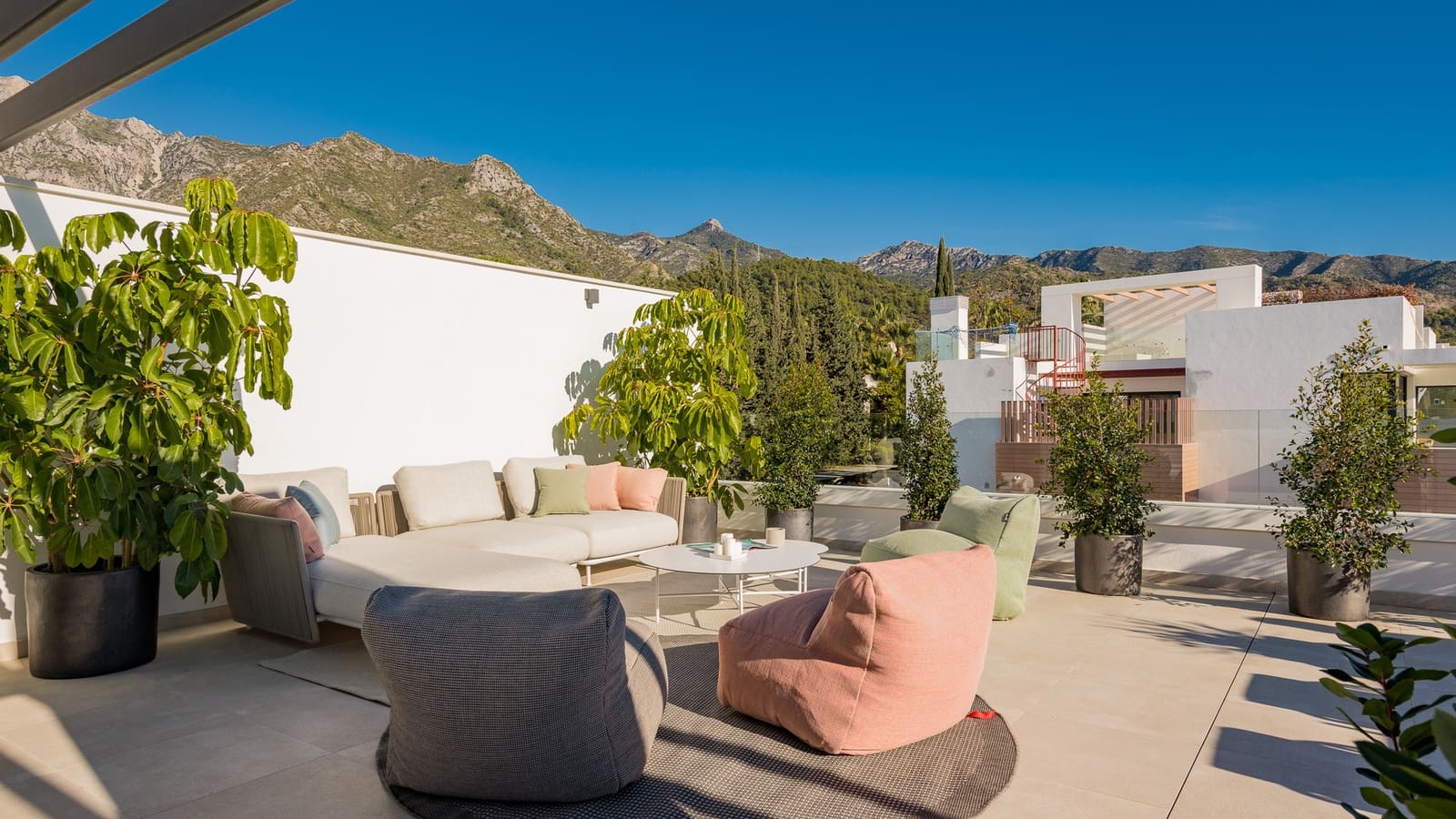 3 soverom Villa til salgs i Marbella med svømmebasseng garasje - € 1 950 000 (Ref: 10002368)