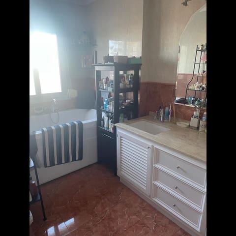 4 Zimmer Haus zu verkaufen in Nueva Andalucia, Marbella mit Pool Garage - 950.000 € (Ref: 10002375)