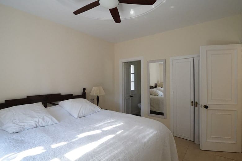 6 quarto Moradia para venda em Nueva Andalucia com piscina garagem - 1 100 000 € (Ref: 10065707)