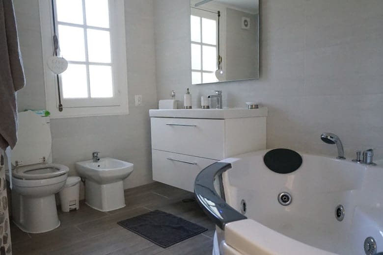 6 quarto Moradia para venda em Nueva Andalucia com piscina garagem - 1 100 000 € (Ref: 10065707)