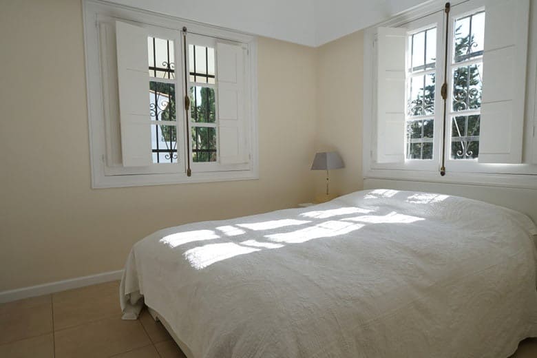 6 quarto Moradia para venda em Nueva Andalucia com piscina garagem - 1 100 000 € (Ref: 10065707)