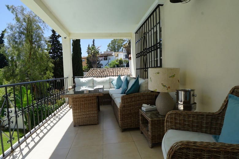6 quarto Moradia para venda em Nueva Andalucia com piscina garagem - 1 100 000 € (Ref: 10065707)