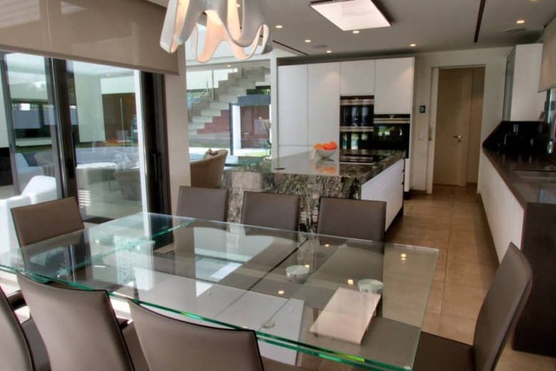 7 Zimmer Villa zu verkaufen in Puerto Banus mit Pool Garage - 4.950.000 € (Ref: 10065709)