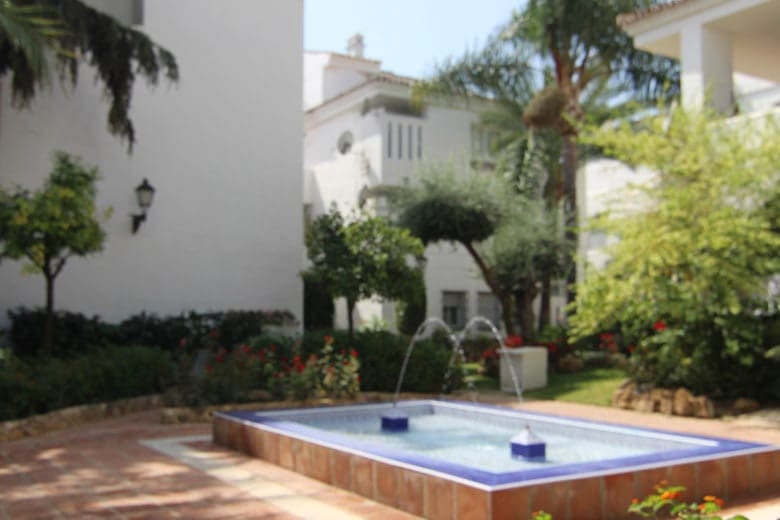 3 soveværelse Lejlighed til salg i Nueva Andalucia med swimmingpool garage - € 339.000 (Ref: 10065710)