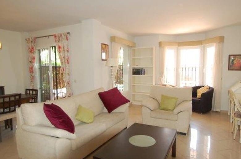 3 soveværelse Lejlighed til salg i Nueva Andalucia med swimmingpool garage - € 339.000 (Ref: 10065710)