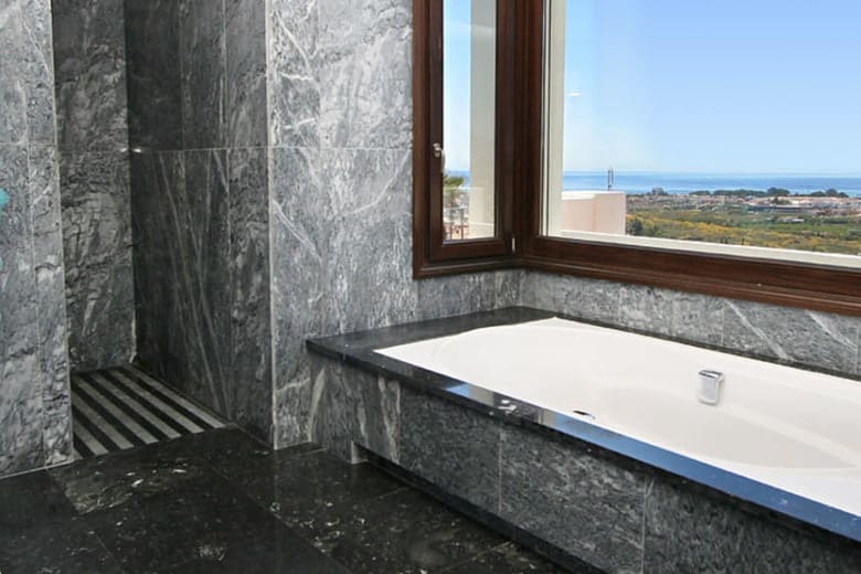 5 sypialnia Willa na sprzedaż w Benahavis z basenem garażem - 3 900 000 € (Ref: 10065712)