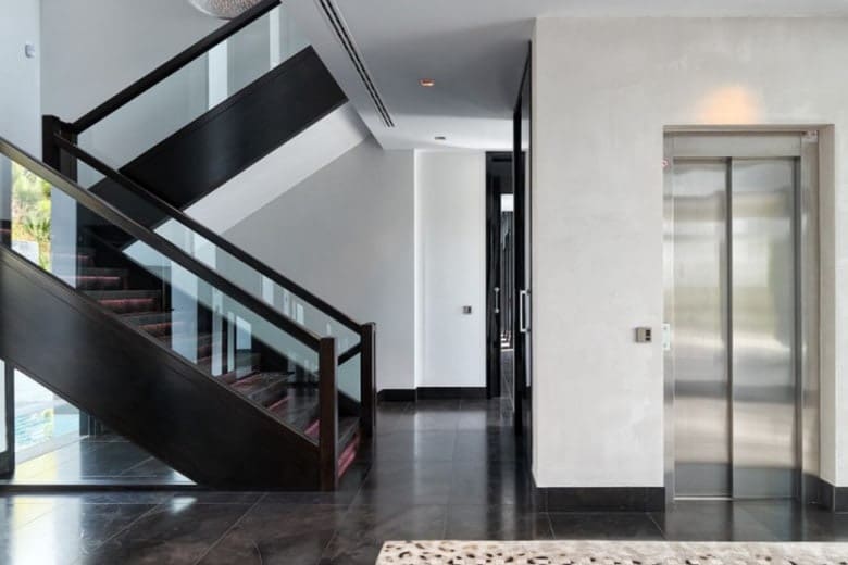 8 soveværelse Villa til salg i Marbella med swimmingpool garage - € 5.900.000 (Ref: 10065713)
