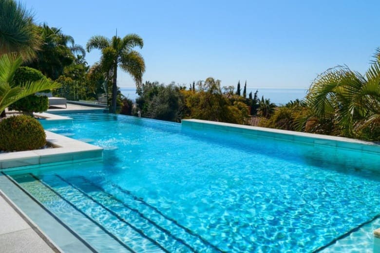 8 soveværelse Villa til salg i Marbella med swimmingpool garage - € 5.900.000 (Ref: 10065713)