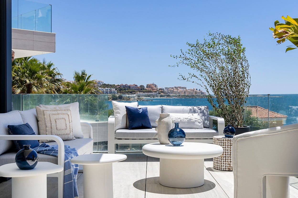 Apartamento de 3 habitaciones en Estepona en venta con piscina garaje - 1.280.000 € (Ref: 10065727)