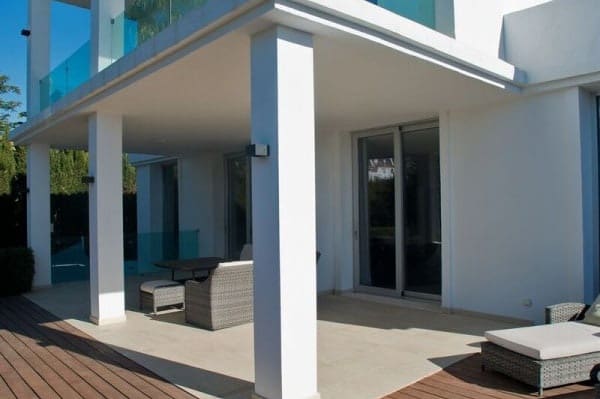 4 soveværelse Villa til salg i Marbella med swimmingpool garage - € 1.995.000 (Ref: 10065753)