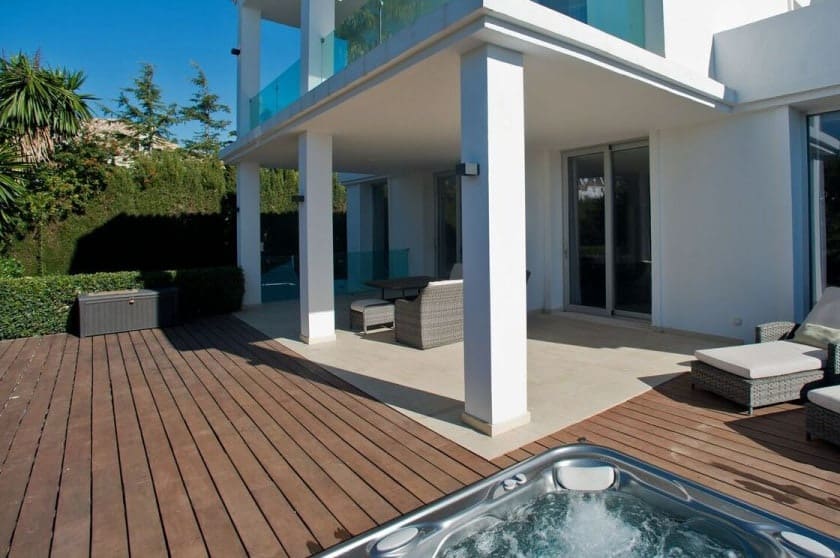 4 soveværelse Villa til salg i Marbella med swimmingpool garage - € 1.995.000 (Ref: 10065753)