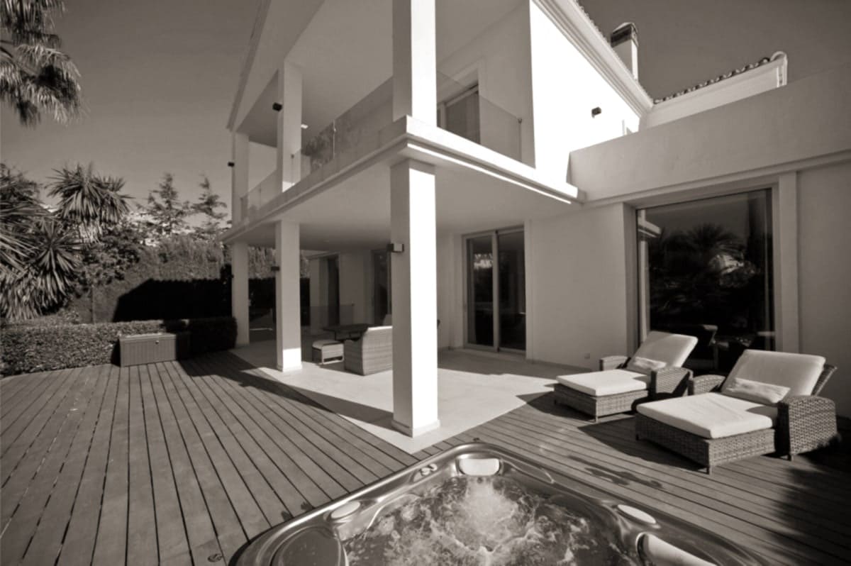 4 soveværelse Villa til salg i Marbella med swimmingpool garage - € 1.995.000 (Ref: 10065753)