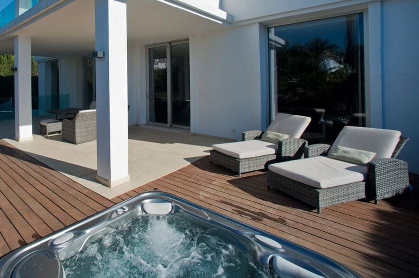 4 soveværelse Villa til salg i Marbella med swimmingpool garage - € 1.995.000 (Ref: 10065753)