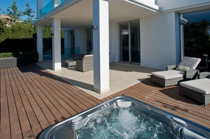 4 soveværelse Villa til salg i Marbella med swimmingpool garage - € 1.995.000 (Ref: 10065753)