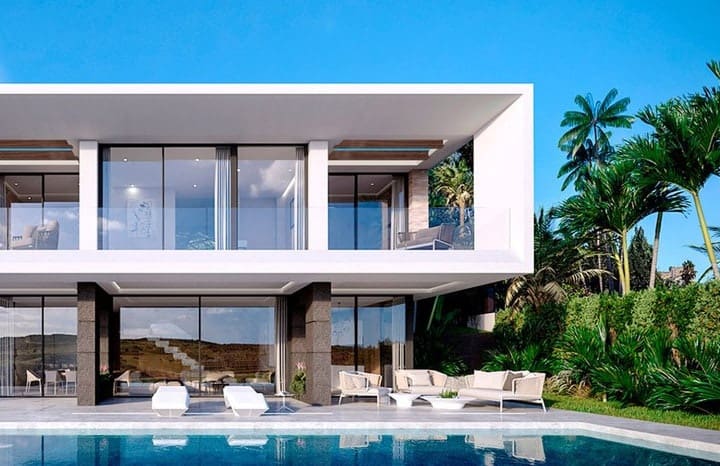 3 bedroom Villa for sale in Marbella with pool garage - € 495,000 (Ref: 10065761)
