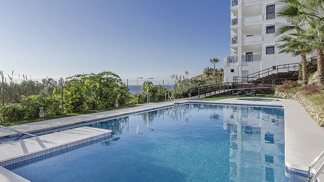 2 Zimmer Apartment zu verkaufen in Manilva mit Pool Garage - 299.000 € (Ref: 10065776)