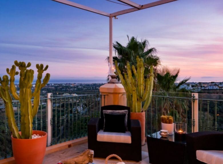 5 bedroom Penthouse for sale in Benahavis with pool garage - € 1,250,000 (Ref: 10065791)