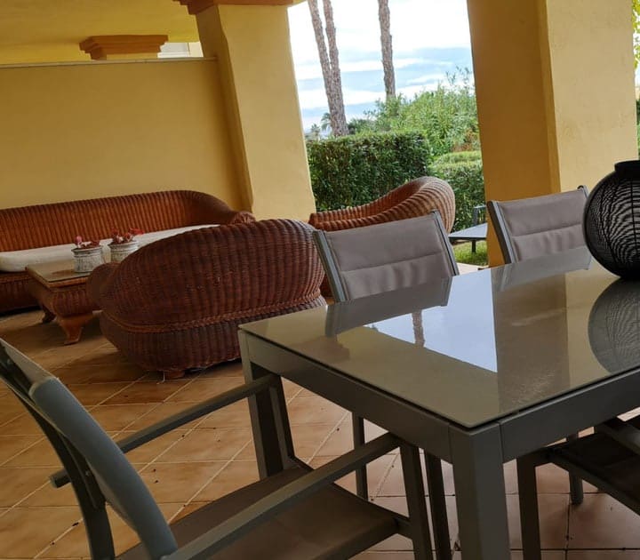 Apartamento de 2 habitaciones en Nueva Andalucia en venta con piscina garaje - 385.000 € (Ref: 10065794)