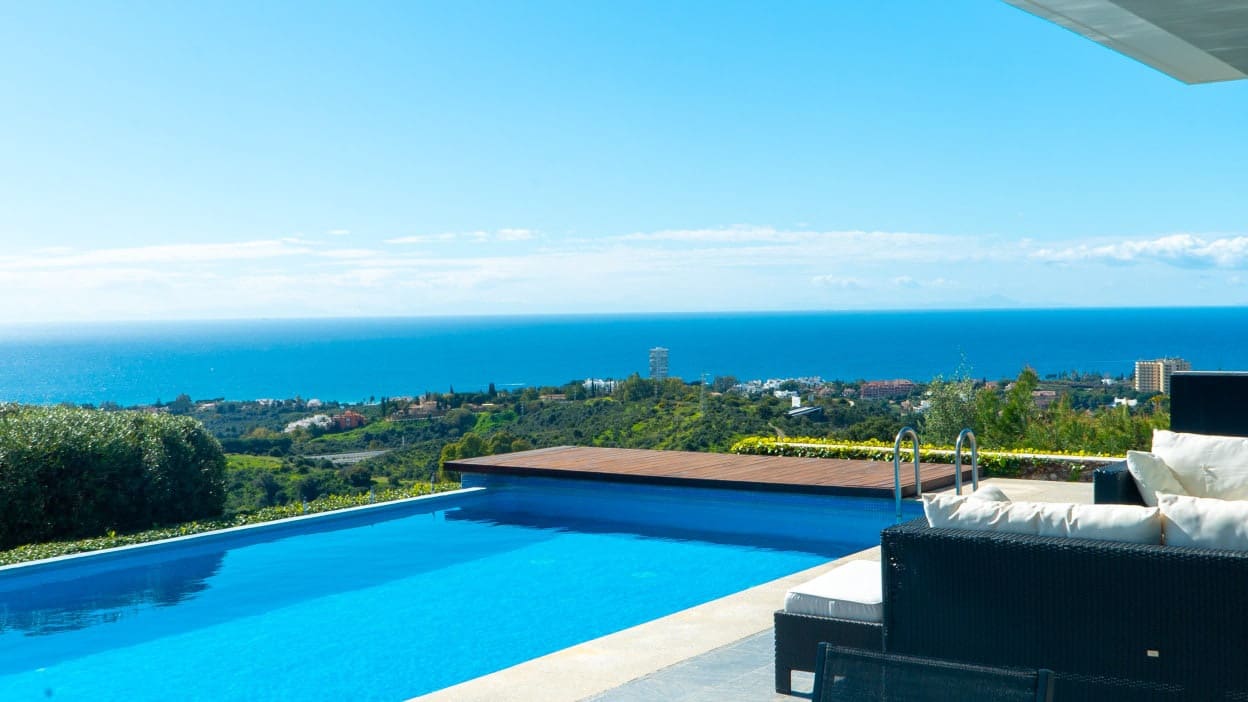 5 bedroom Villa for sale in Marbella with pool garage - € 3,500,000 (Ref: 10065814)