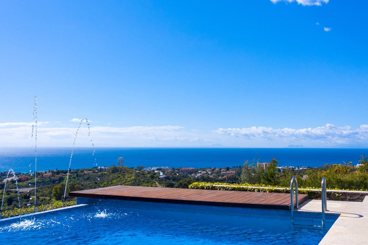 5 bedroom Villa for sale in Marbella with pool garage - € 3,500,000 (Ref: 10065814)