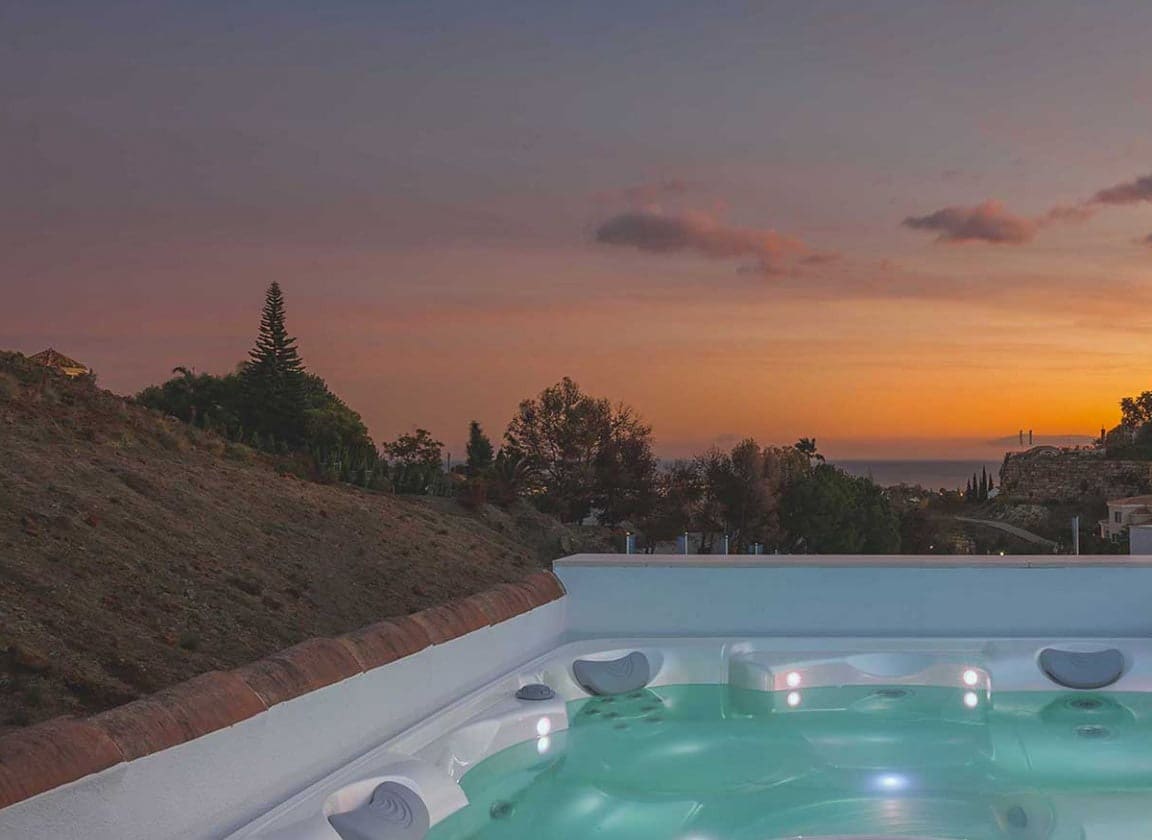 3 bedroom Apartment for sale in Marbella with pool garage - € 320,000 (Ref: 10065834)