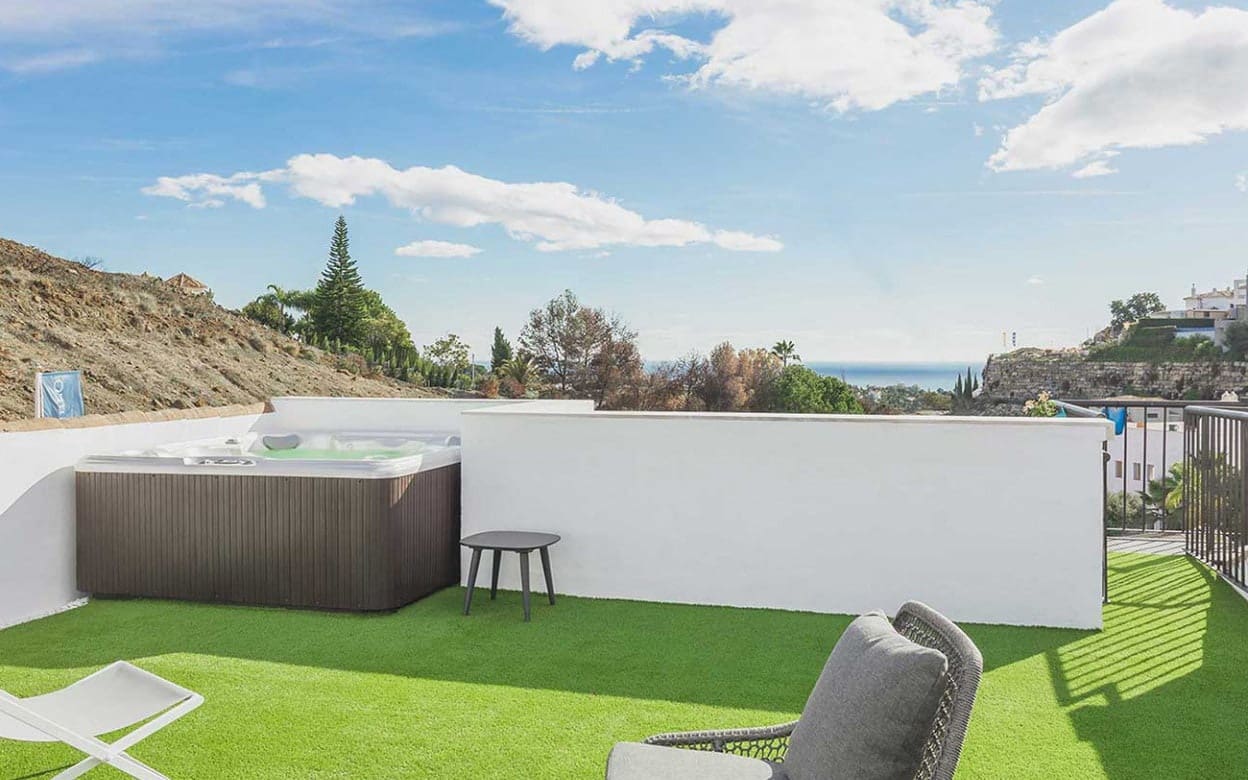 3 bedroom Apartment for sale in Marbella with pool garage - € 320,000 (Ref: 10065834)