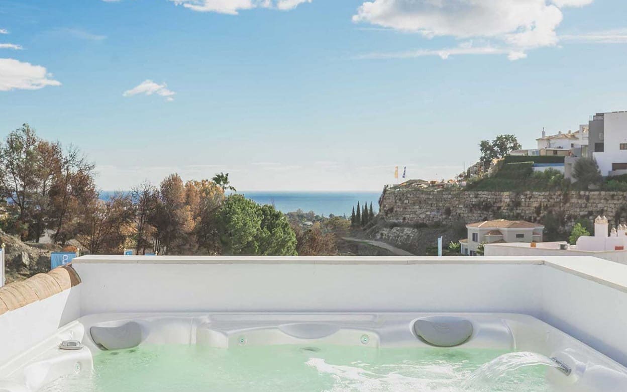 3 bedroom Apartment for sale in Marbella with pool garage - € 320,000 (Ref: 10065834)