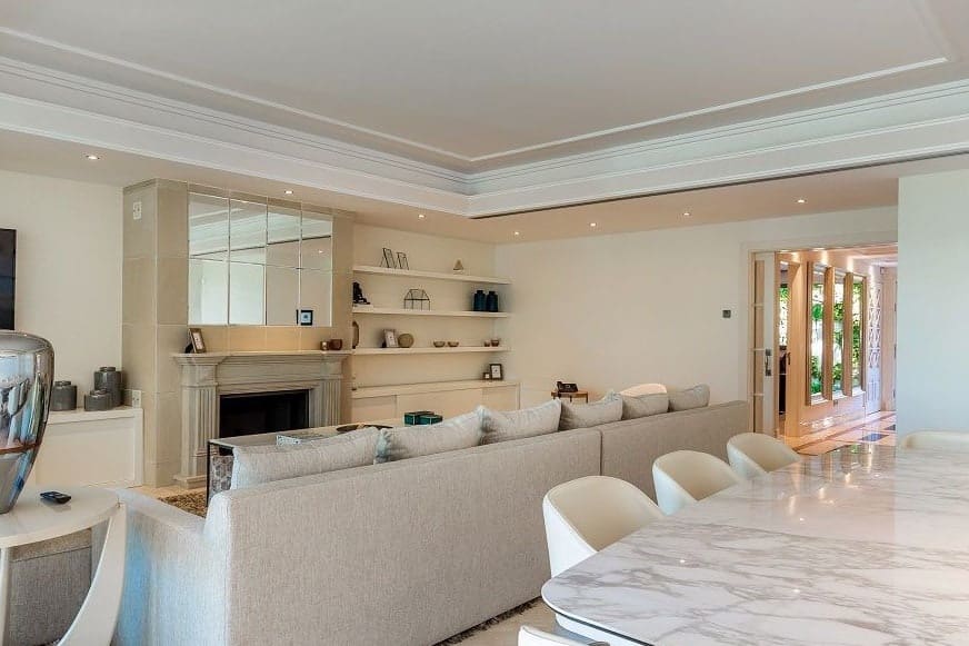 5 bedroom Villa for sale in Marbella with pool garage - € 1,995,000 (Ref: 10065841)