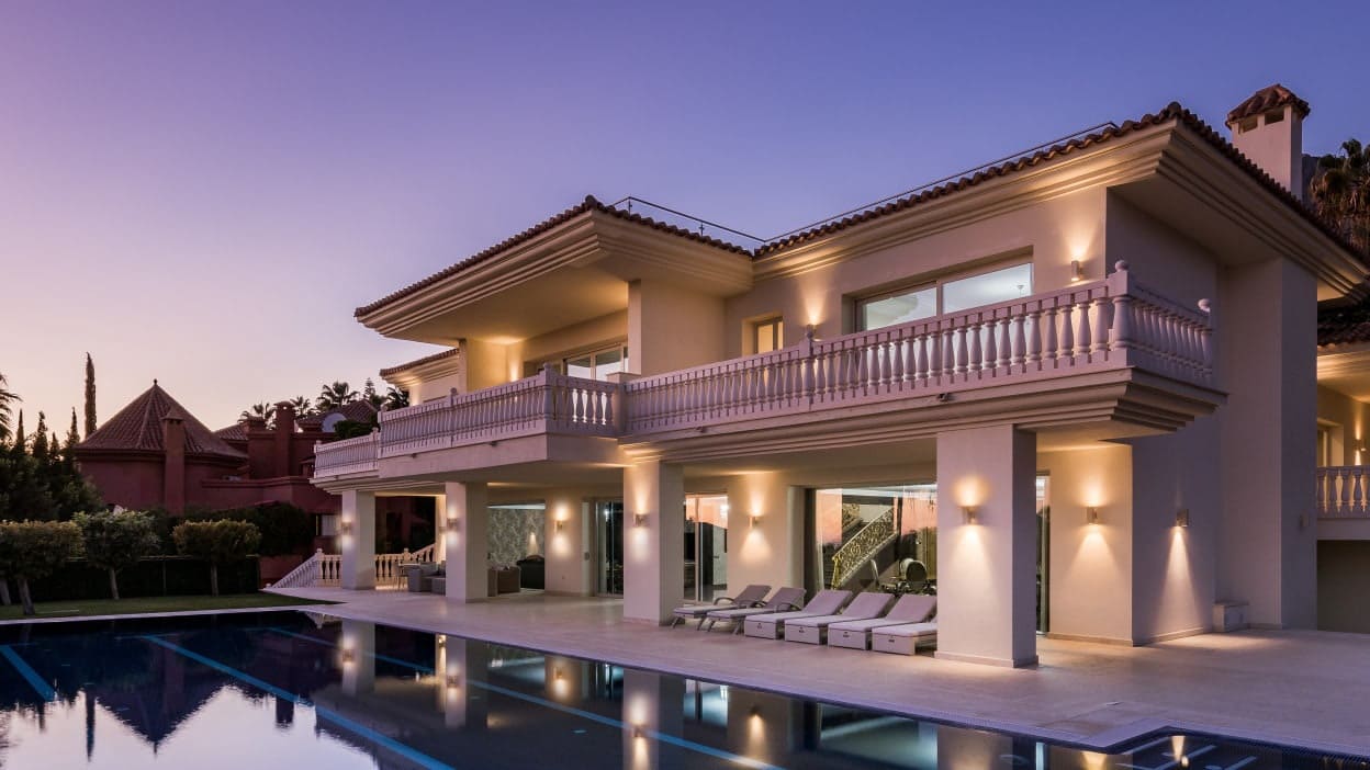 Chalet de 7 habitaciones en Marbella en venta con piscina garaje - 6.700.000 € (Ref: 10065849)