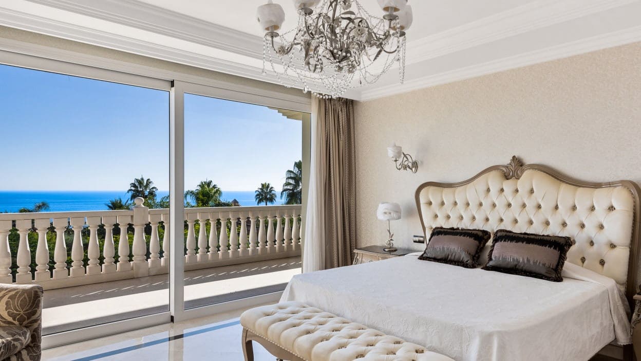 Chalet de 7 habitaciones en Marbella en venta con piscina garaje - 6.700.000 € (Ref: 10065849)