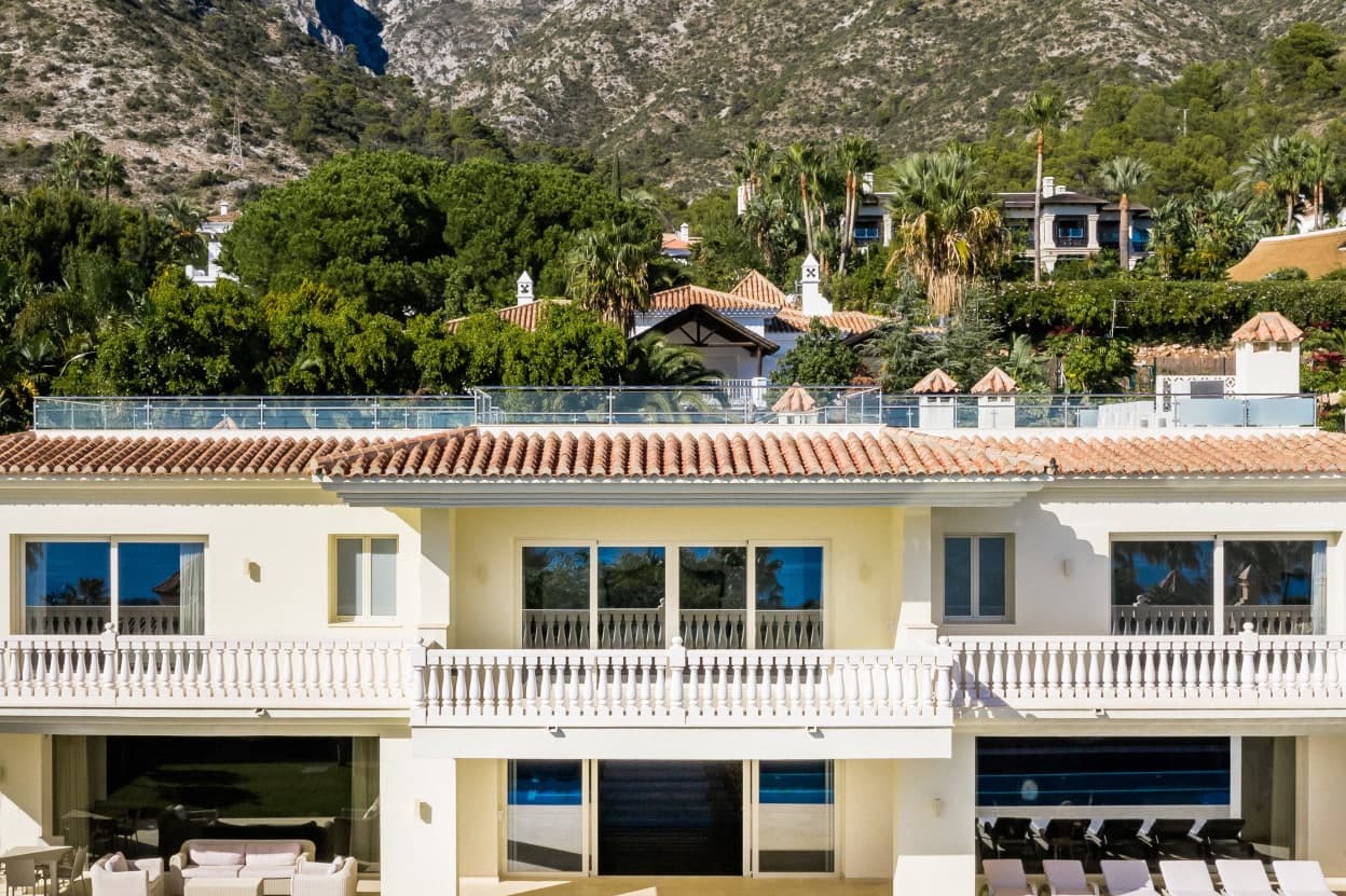 Chalet de 7 habitaciones en Marbella en venta con piscina garaje - 6.700.000 € (Ref: 10065849)
