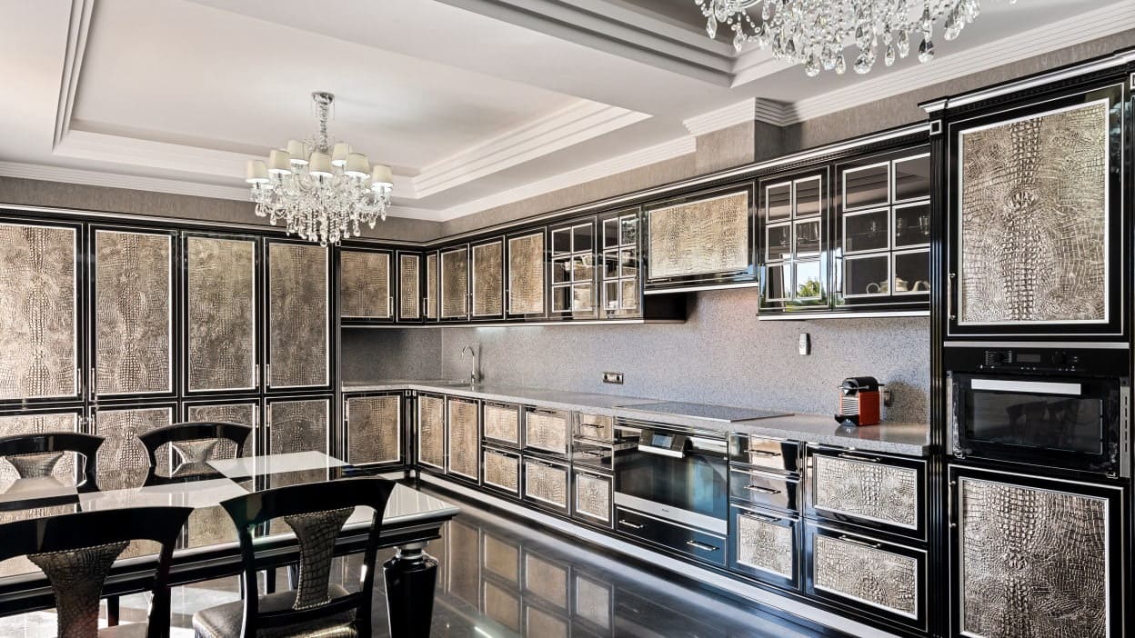 Chalet de 7 habitaciones en Marbella en venta con piscina garaje - 6.700.000 € (Ref: 10065849)