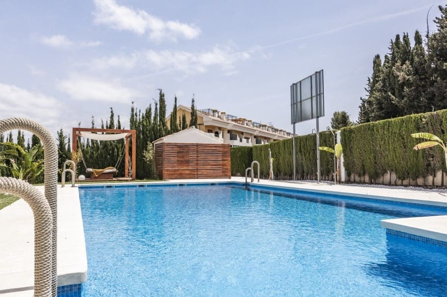 2 soveværelse Lejlighed til salg i Marbella med swimmingpool - € 258.000 (Ref: 10065897)