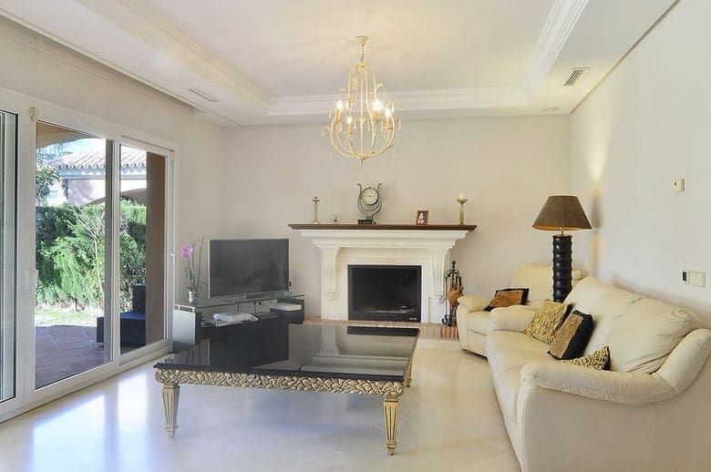 4 soveværelse Villa til salg i Nueva Andalucia med swimmingpool garage - € 1.700.000 (Ref: 10065900)