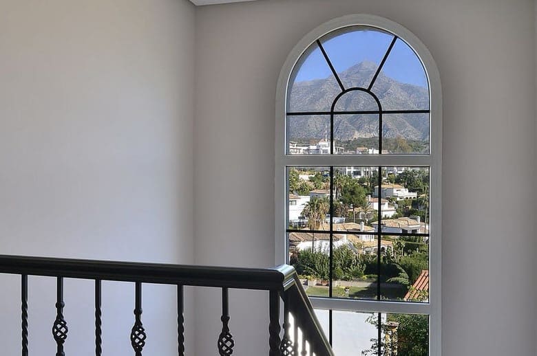 4 soveværelse Villa til salg i Nueva Andalucia med swimmingpool garage - € 1.700.000 (Ref: 10065900)