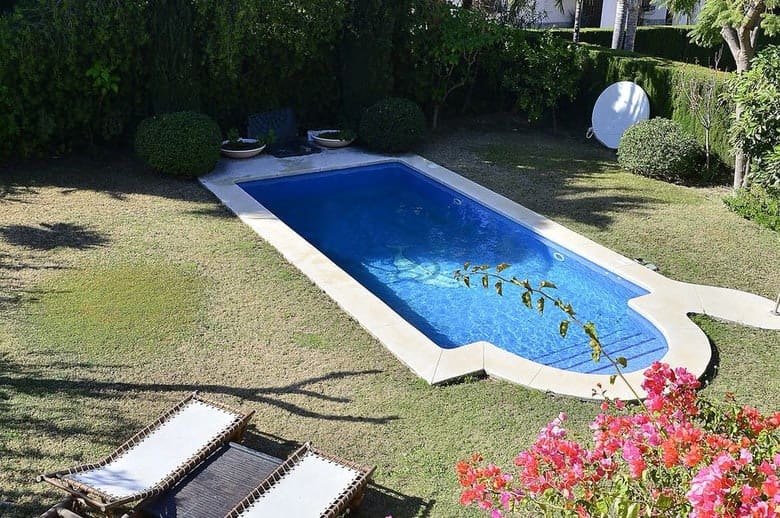 4 soveværelse Villa til salg i Nueva Andalucia med swimmingpool garage - € 1.700.000 (Ref: 10065900)