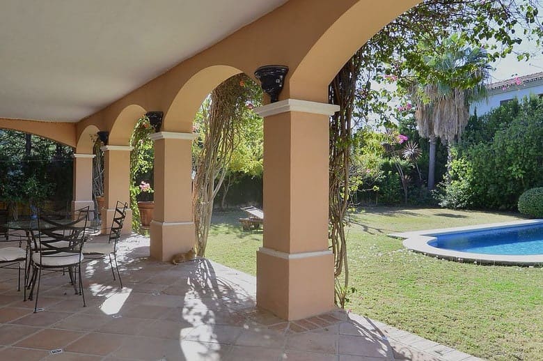 4 soveværelse Villa til salg i Nueva Andalucia med swimmingpool garage - € 1.700.000 (Ref: 10065900)