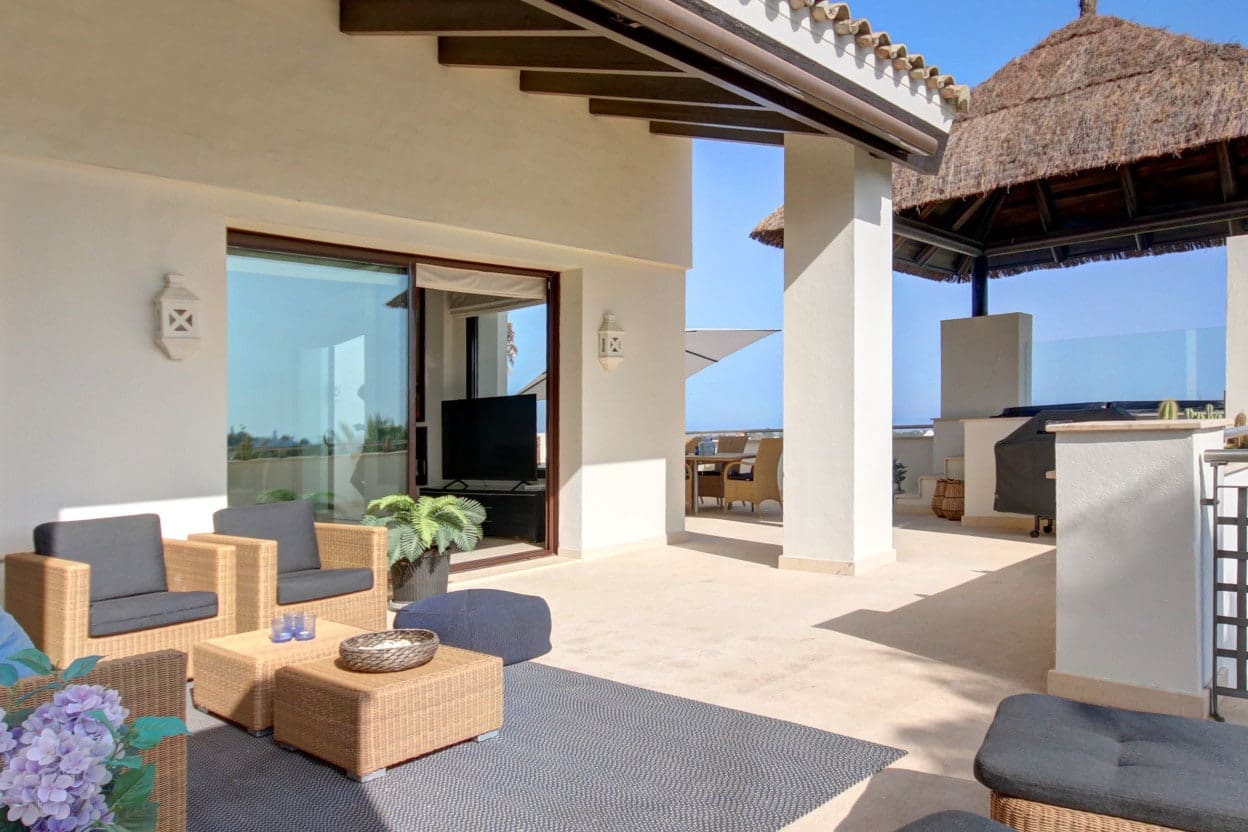 3 bedroom Apartment for sale in Marbella with pool garage - € 1,175,000 (Ref: 10065916)