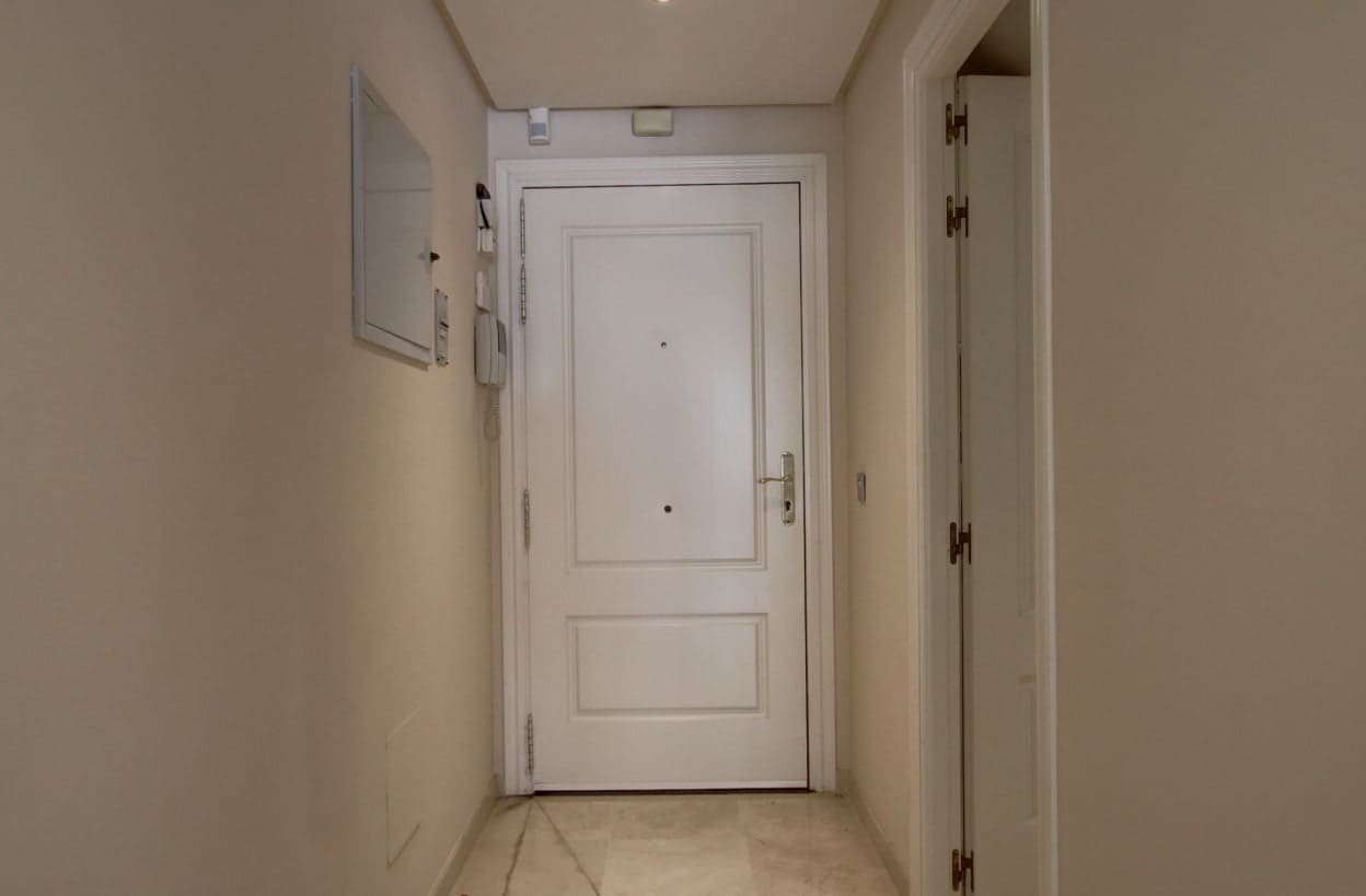 2 bedroom Apartment for sale in Marbella with pool garage - € 780,000 (Ref: 10065917)