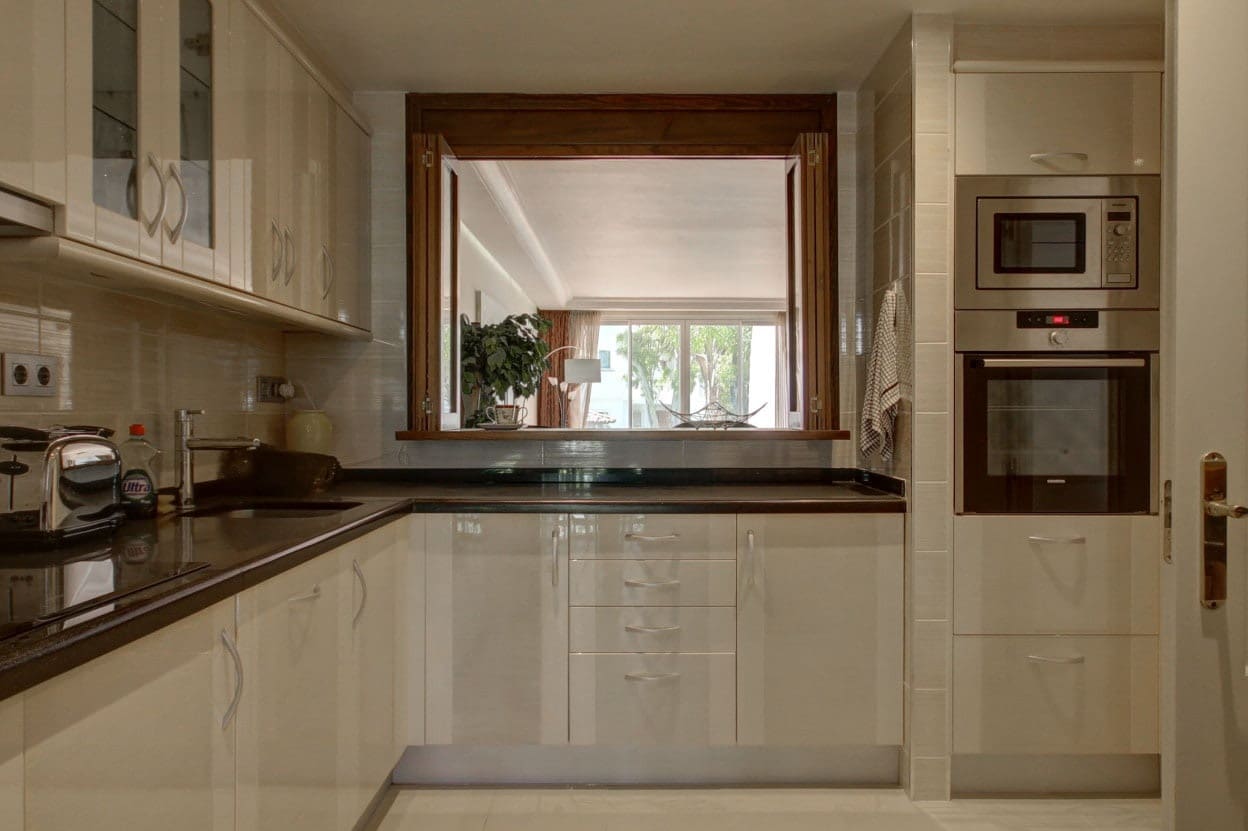 2 bedroom Apartment for sale in Marbella with pool garage - € 780,000 (Ref: 10065917)