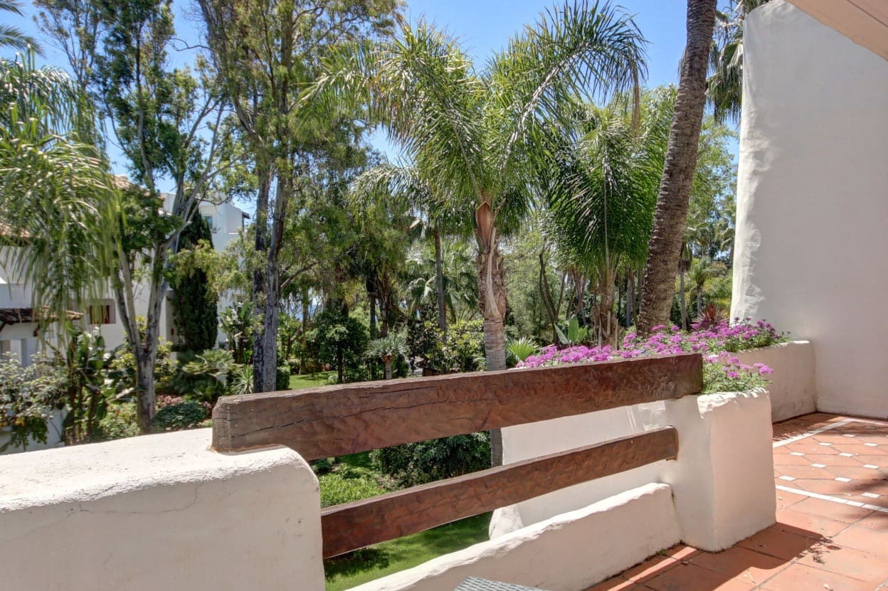 2 bedroom Apartment for sale in Marbella with pool garage - € 780,000 (Ref: 10065917)