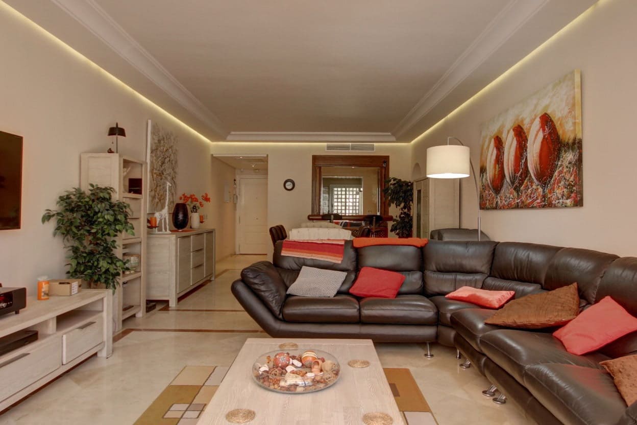 2 bedroom Apartment for sale in Marbella with pool garage - € 780,000 (Ref: 10065917)