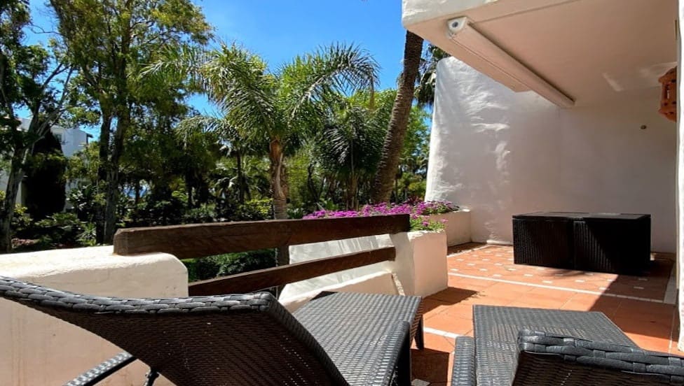2 bedroom Apartment for sale in Marbella with pool garage - € 780,000 (Ref: 10065917)