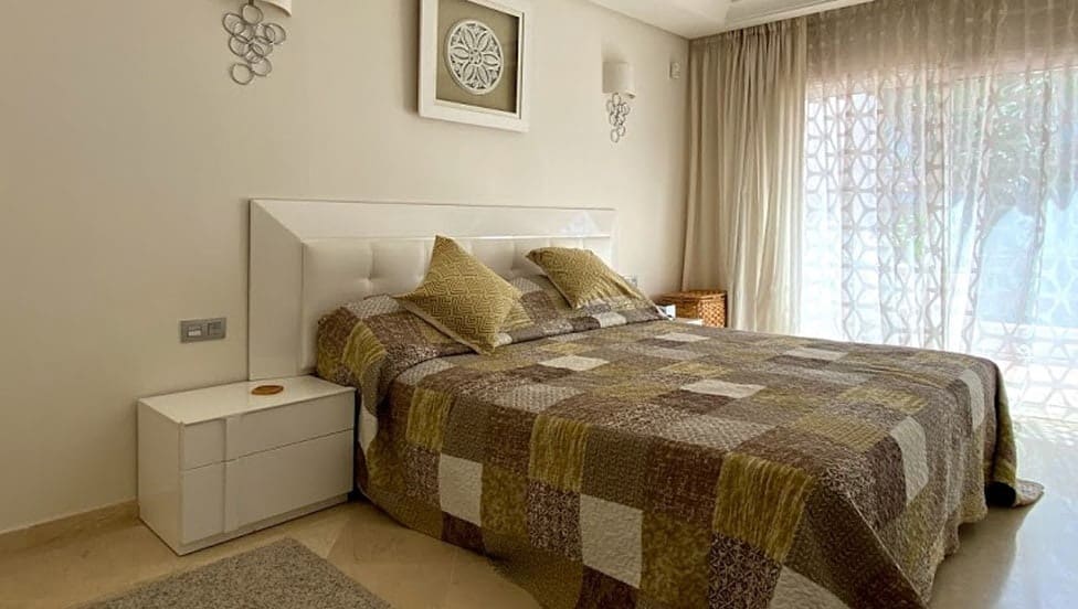 2 bedroom Apartment for sale in Marbella with pool garage - € 780,000 (Ref: 10065917)