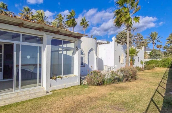 11 soveværelse Villa til salg i Golden Mile med swimmingpool garage - € 15.000.000 (Ref: 10065930)